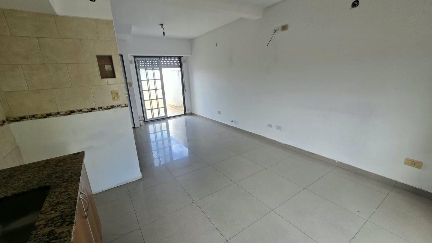 Foto de Alquiler de Departamento 3 AMBIENTES en Villa Luzuriaga,, imagen 4