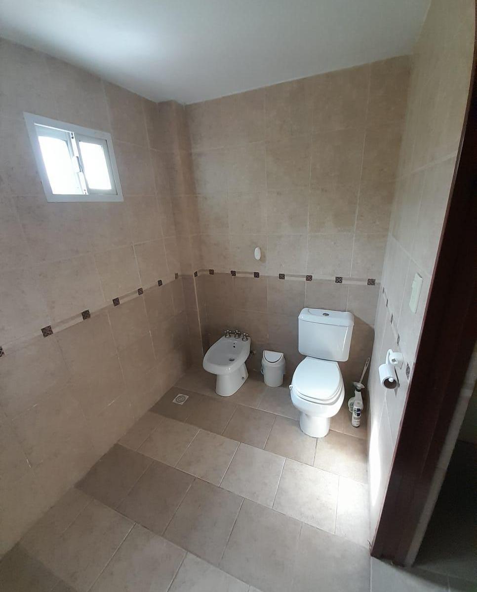 Venta - Hermosa Casa en Costa del Este - Pdo de La Costa - Toma Depto en Pago 4