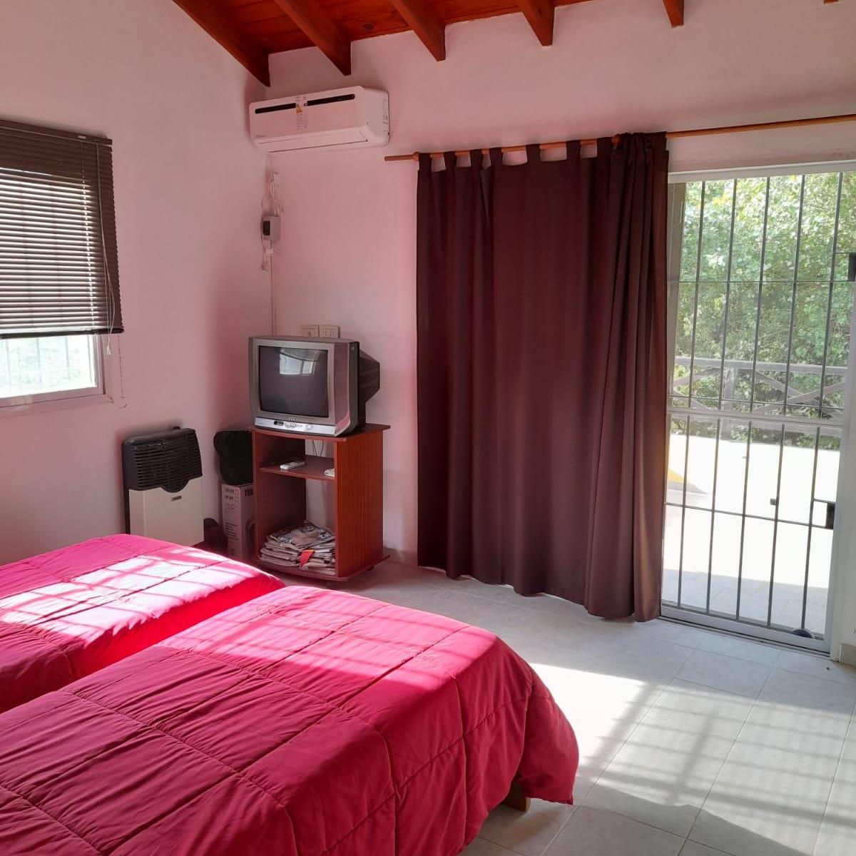 Venta - Hermosa Casa en Costa del Este - Pdo de La Costa - Toma Depto en Pago 3