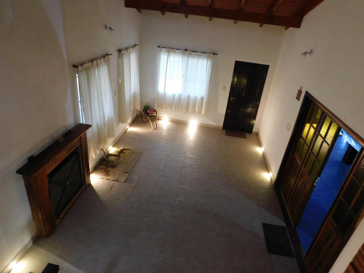 Venta - Hermosa Casa en Costa del Este - Pdo de La Costa - Toma Depto en Pago 3