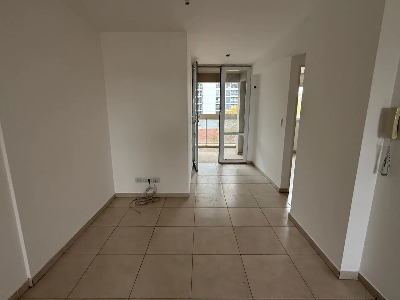 Nva Cba en alquiler 4to piso externo c/balcon!!! 2