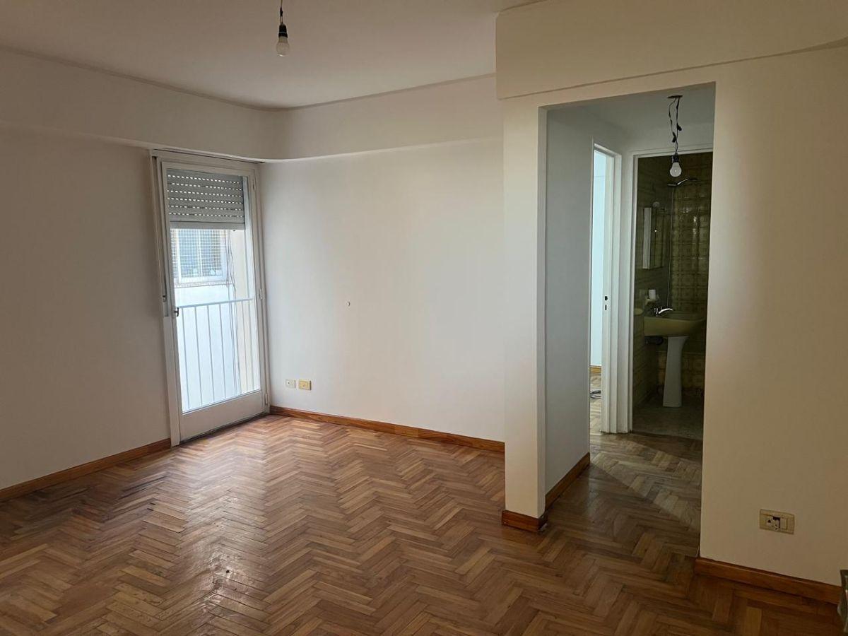 Foto de DEPARTAMENTO 2 AMBIENTES Piso 6 CONTRA FRENTE, VENEZUELA 4066 ALMAGRO, imagen 1