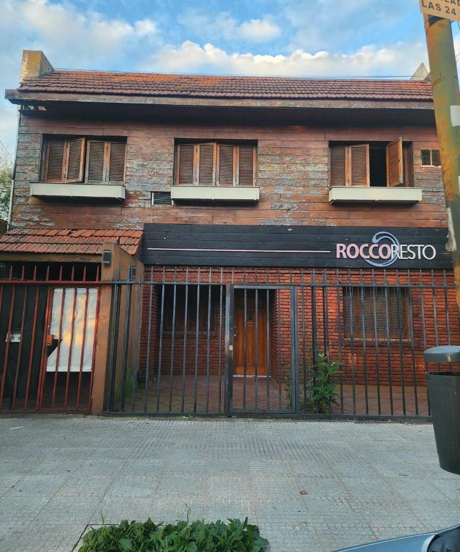 Foto de Casa multifamiliar, DOS de 3AMB y UNO de 2 AMB, COCHERA .-LINIERS, imagen 3
