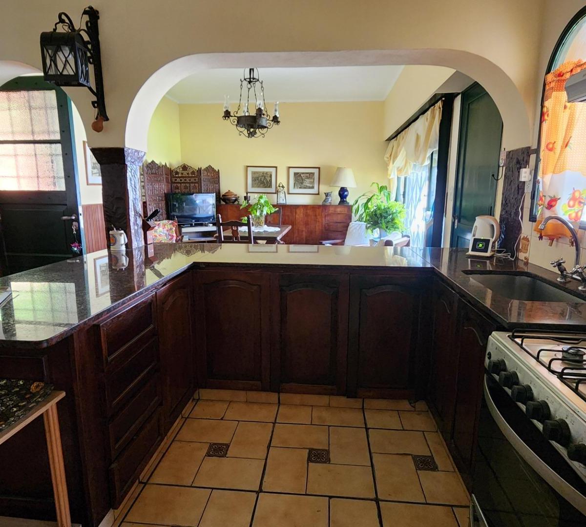Casa | 200 m² | 4 Dorm | 2 Baños | Garage | Gran Jardin | 5