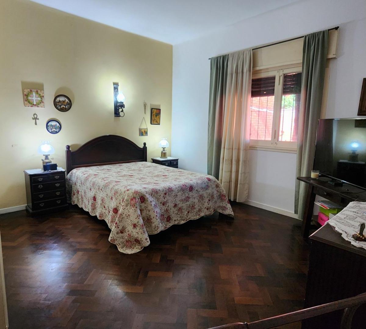 Casa | 200 m² | 4 Dorm | 2 Baños | Garage | Gran Jardin | 2