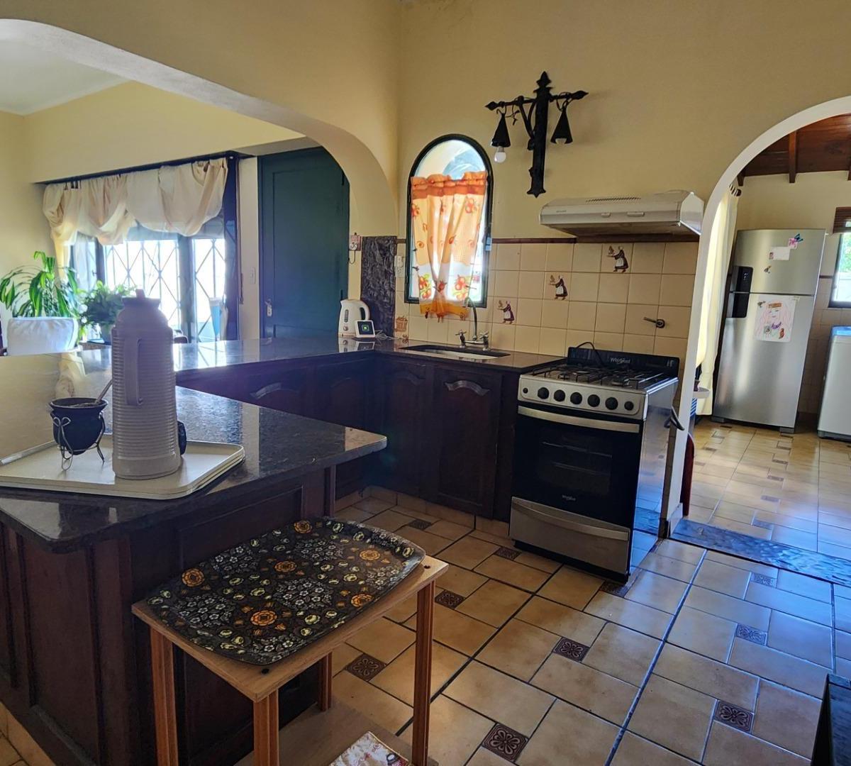 Casa | 200 m² | 4 Dorm | 2 Baños | Garage | Gran Jardin | 4