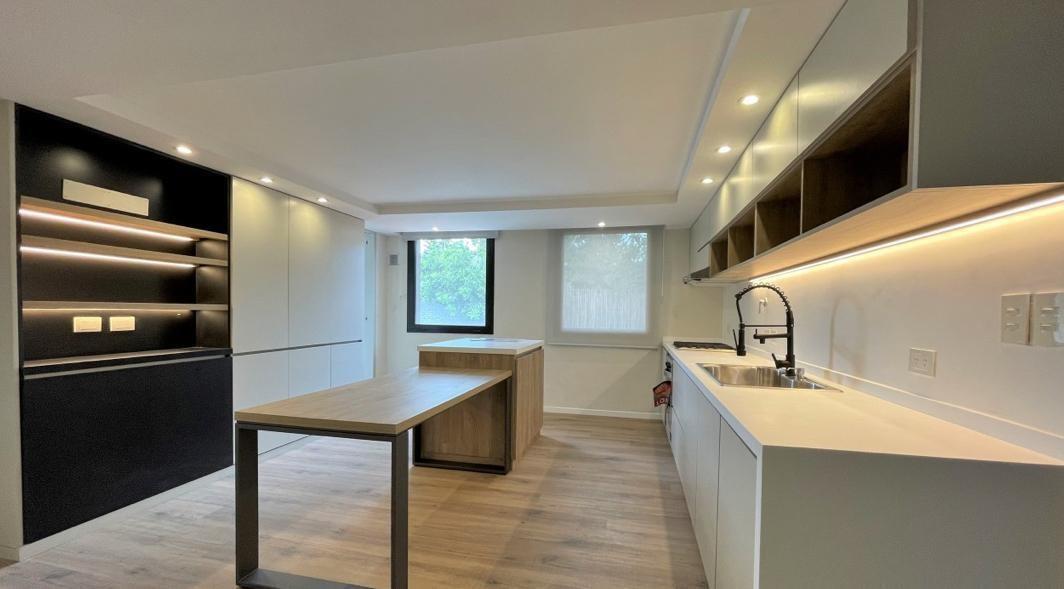 Foto de Casa Chalet en Alquiler en Castelar, Morón, G.B.A. Zona Oeste, imagen 1