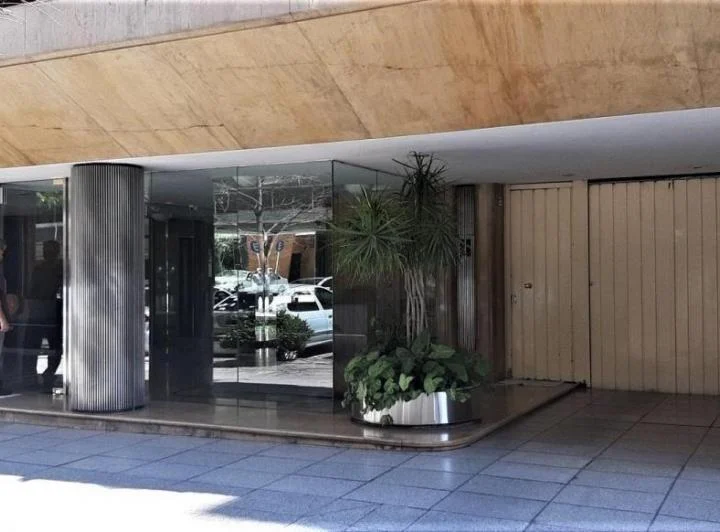 Departamento en venta de 4 dormitorios c/ cochera en Recoleta 1