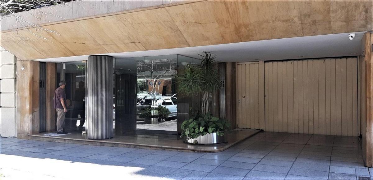 Foto de Departamento en venta de 4 dormitorios c/ cochera en Recoleta, imagen 1