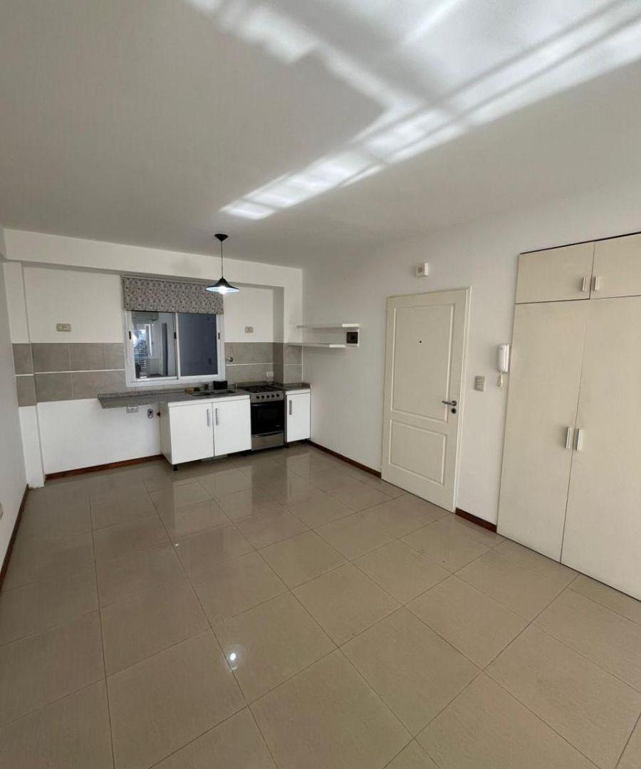 Foto de ALQUILER Monoambiente luminoso con balcón en Villa Pueyrredón, imagen 5