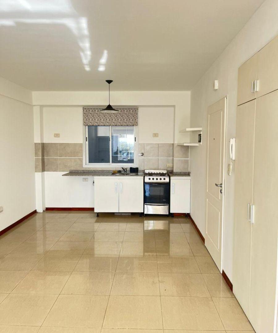 Foto de ALQUILER Monoambiente luminoso con balcón en Villa Pueyrredón, imagen 3