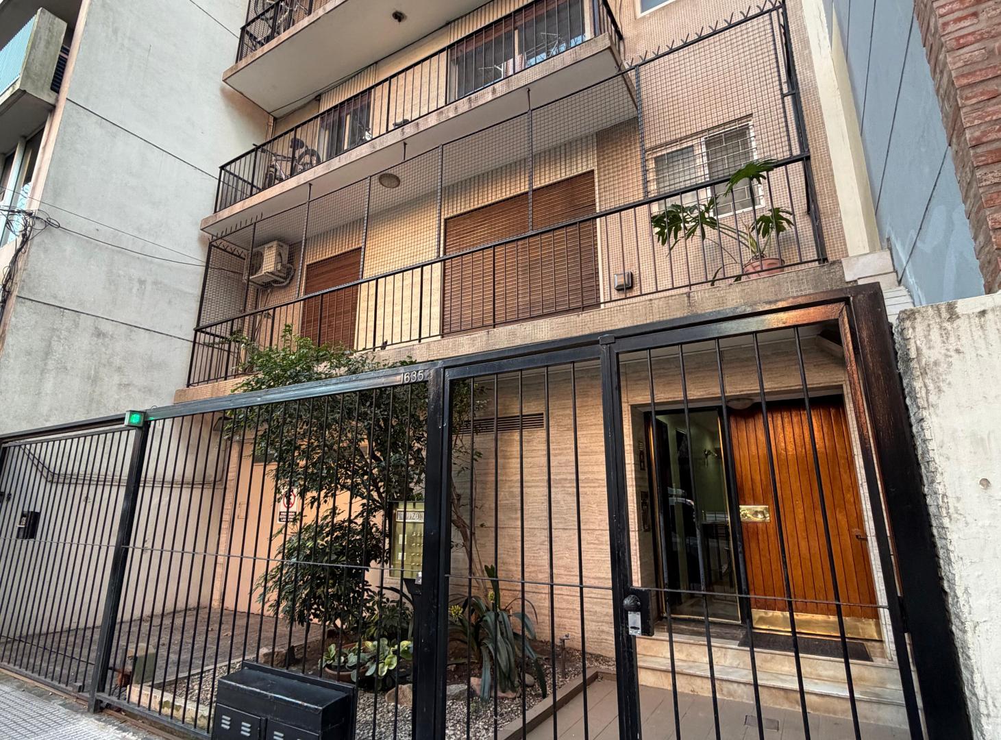 Foto de VENTA DEPARTAMENTO 3 AMBIENTES CON JARDÍN Y DEPENDENCIA – NÚÑEZ, imagen 1