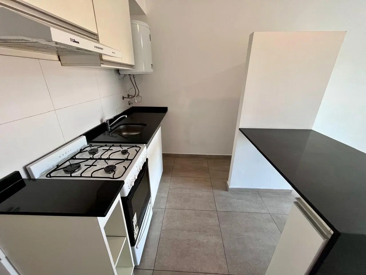 ALQUILER MONOAMBIENTE TUCUMAN Y RICCHIERI PICHINCHA 4