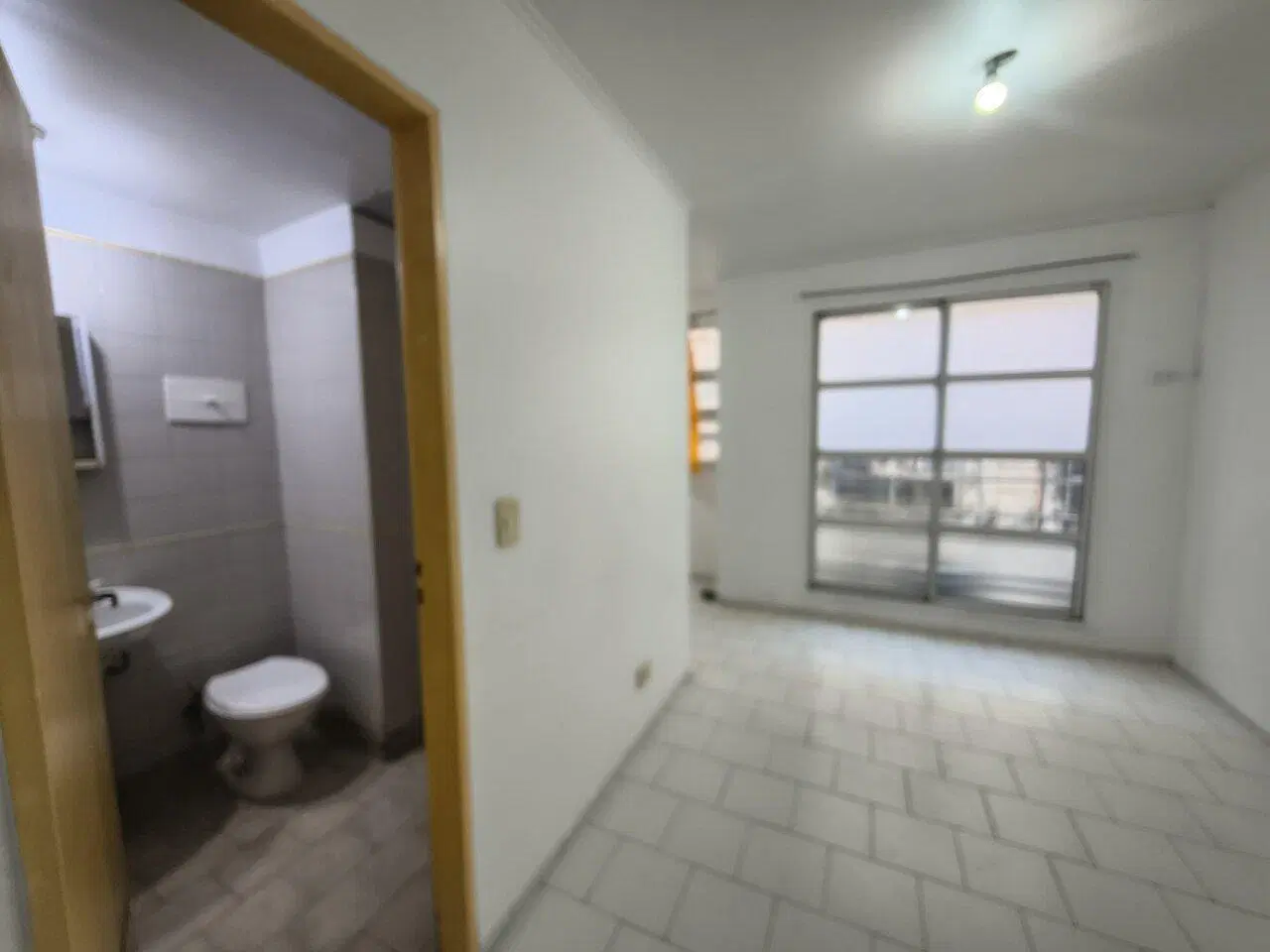 ALQUILER MONOAMBIENTE DIVIDIDO - OV. LAGOS 1061 2