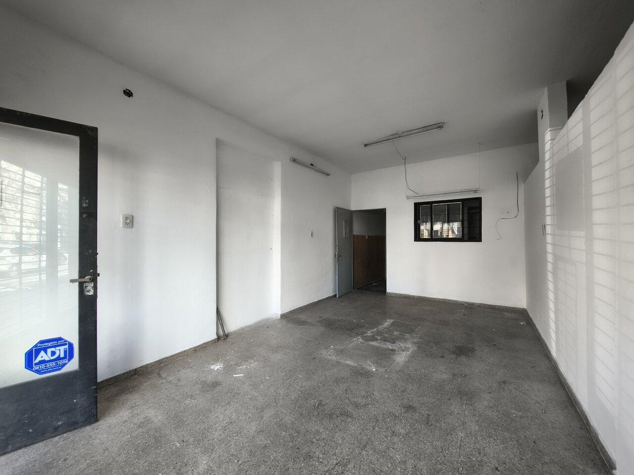 Foto de ALQUILER LOCAL COMERCIAL ECHESORTU - MONTEVIDEO 3400, imagen 4