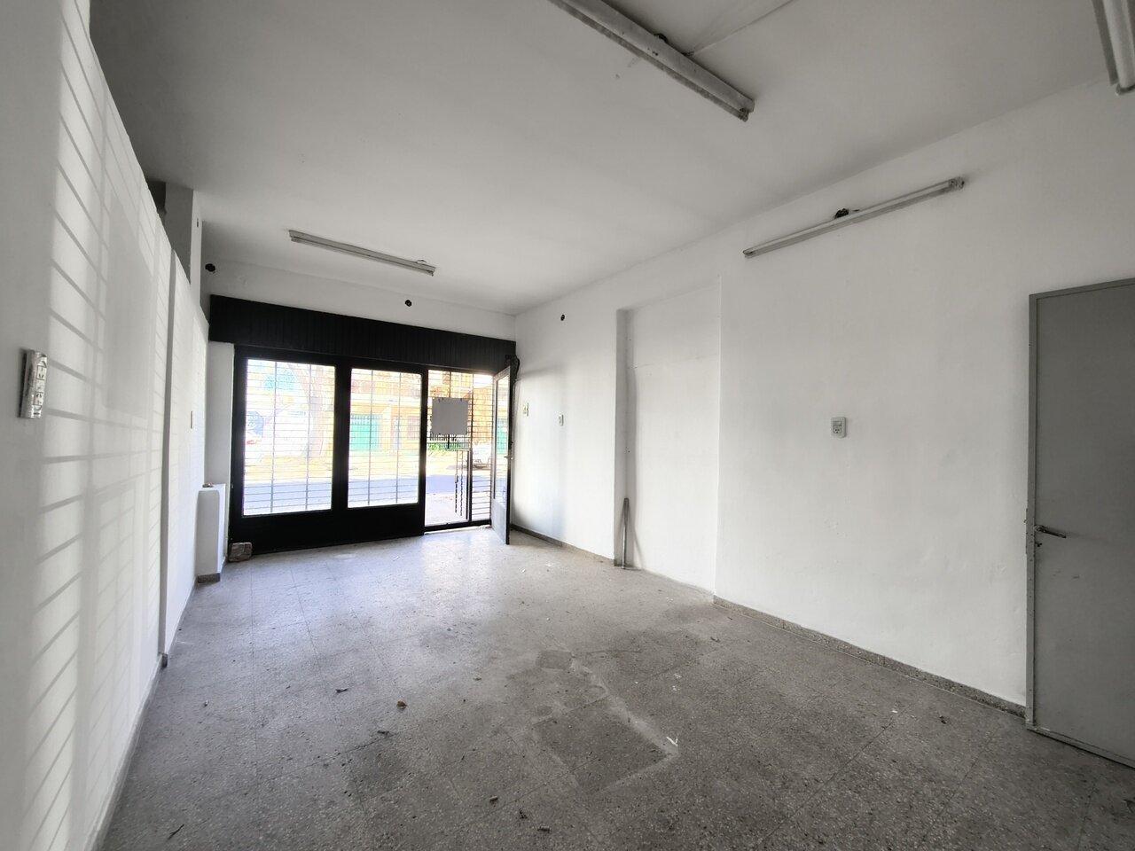 Foto de ALQUILER LOCAL COMERCIAL ECHESORTU - MONTEVIDEO 3400, imagen 1