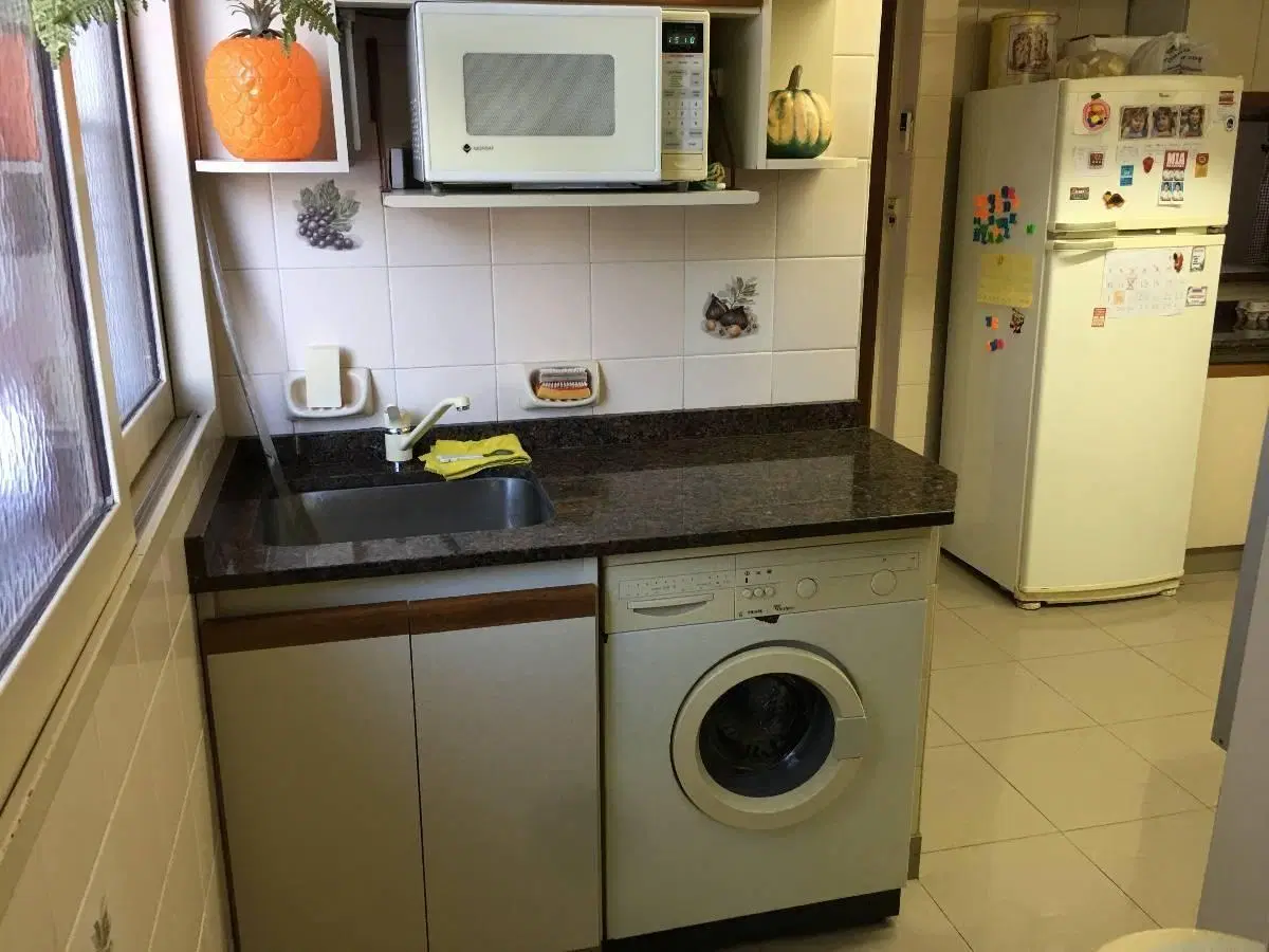 Suite + 3 dorm. + dependencia de servicio- cochera 3