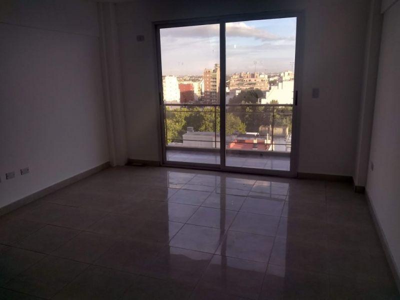 Venta Monoambiente Al Contrafrente con Balcon en Flores 5