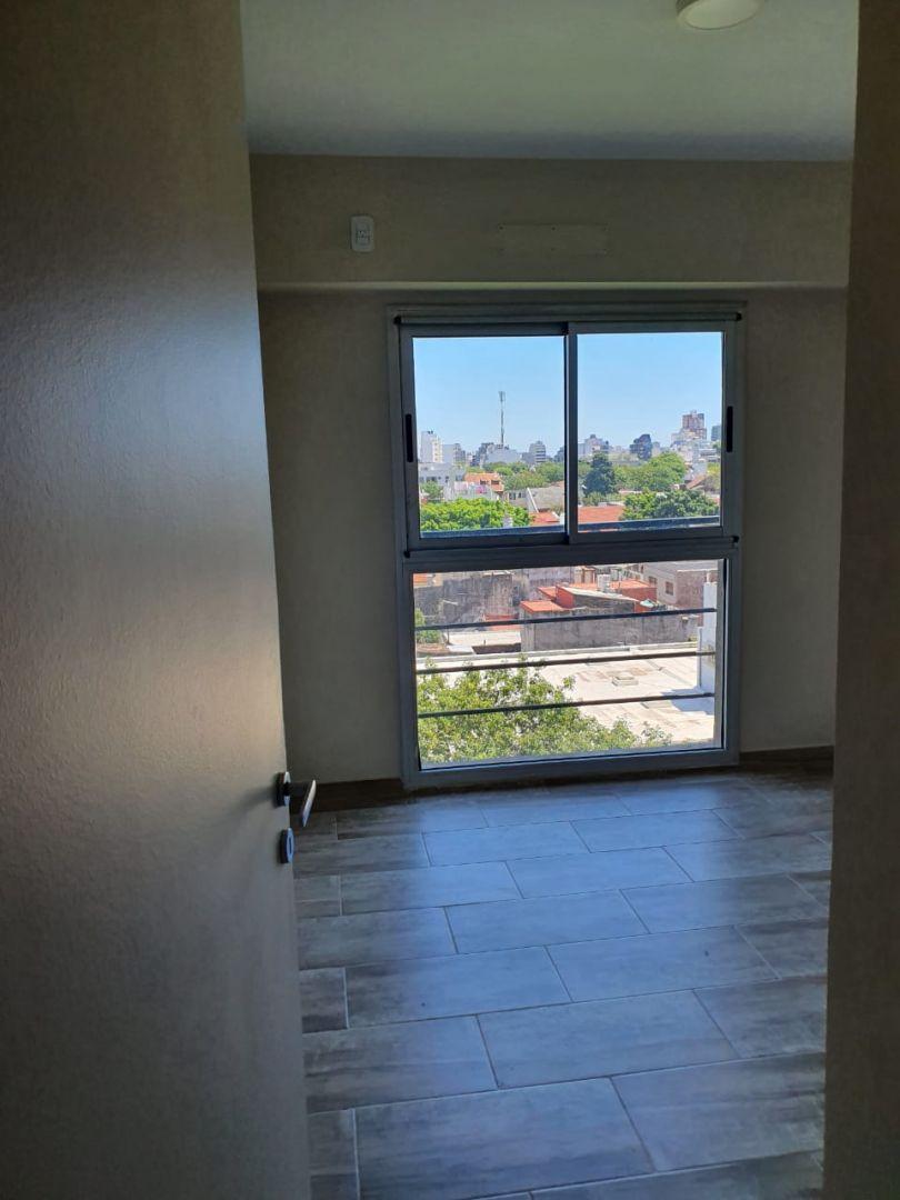 Venta Departamento 3 Ambientes con Balcon V. Pueyrredon 5