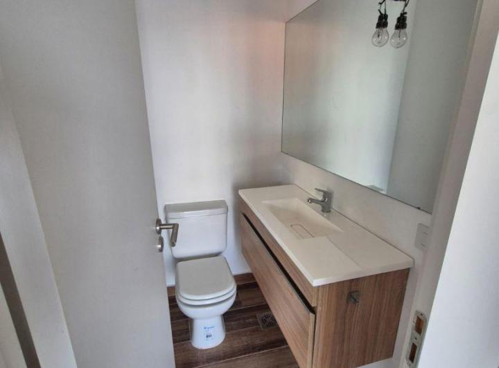 Foto de VENTA SEMIPISO C/BALCON BAÑO TOILLETE. V. URQUIZA, imagen 5