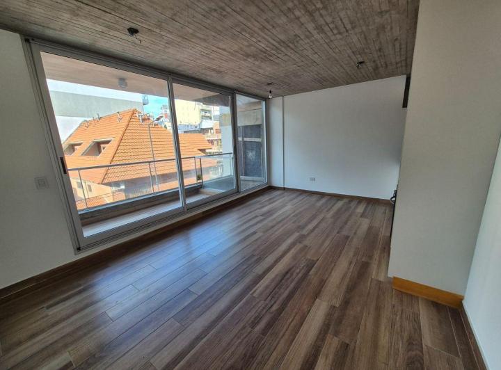 Foto de VENTA SEMIPISO C/BALCON BAÑO TOILLETE. V. URQUIZA, imagen 3