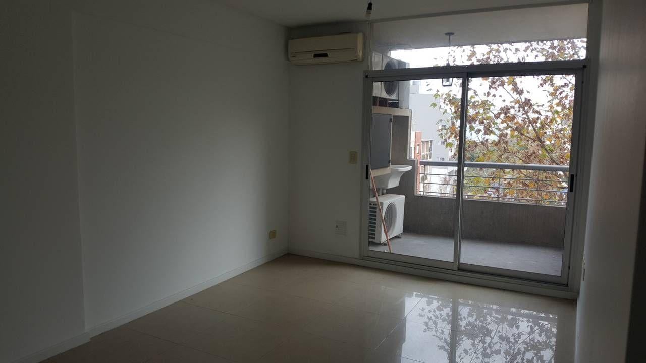ALQUILER SEMIPISO DE 3 AMBIENTES AL FRENTE CON COCHERA EN VILLA URQUIZA