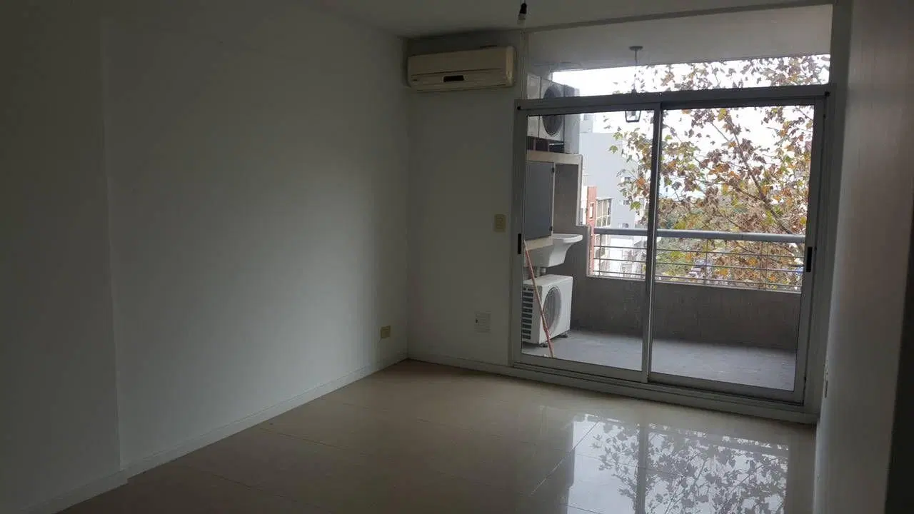 ALQUILER SEMIPISO DE 3 AMBIENTES AL FRENTE CON COCHERA EN VILLA URQUIZA 4
