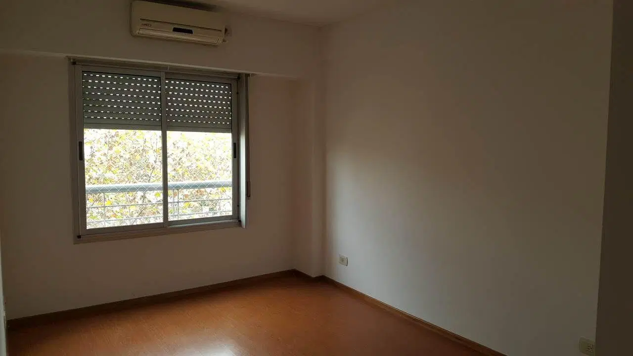 ALQUILER SEMIPISO DE 3 AMBIENTES AL FRENTE CON COCHERA EN VILLA URQUIZA 5