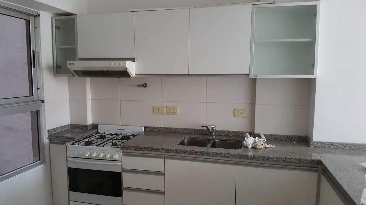 ALQUILER SEMIPISO DE 3 AMBIENTES AL FRENTE CON COCHERA EN VILLA URQUIZA 3