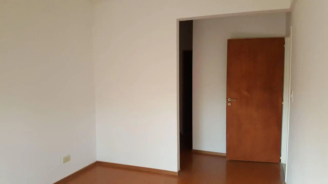 ALQUILER SEMIPISO DE 3 AMBIENTES AL FRENTE CON COCHERA EN VILLA URQUIZA 2