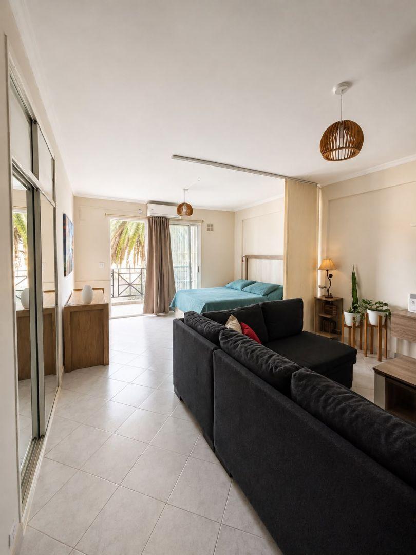 Foto de VENTA AMPLIO MONOAMBIENTE DIVISIBLE C/BALCON CONTRAFRENTE V. URQUIZA, imagen 1