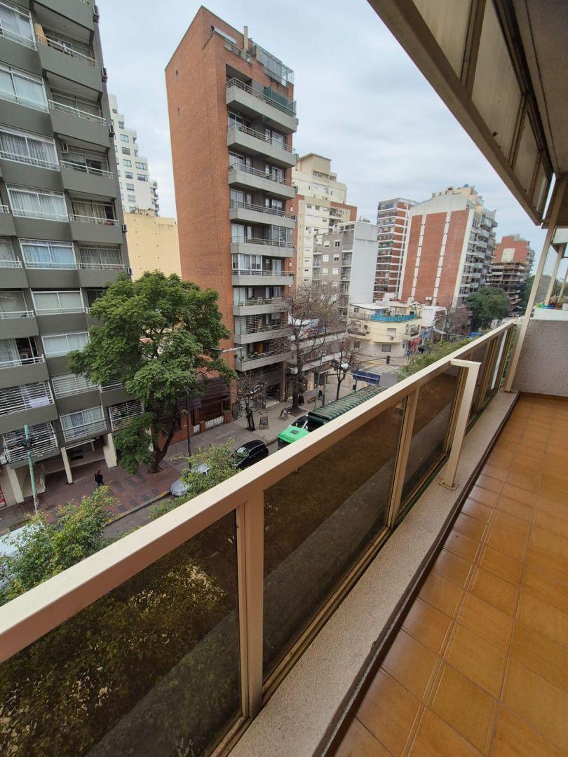 Foto de ALQUILER DEPARTAMENTO 4 AMBIENTES CON AMPLIA COCHERA FIJA Y CUBIERTA, imagen 4