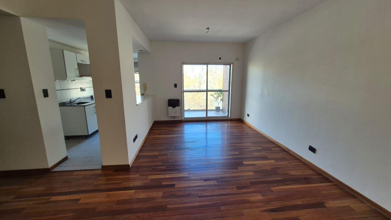 Foto de ALQUILER DEPARTAMENTO DOS AMBIENTES CON BALCON AL FRENTE VILLA DEVOTO, imagen 4