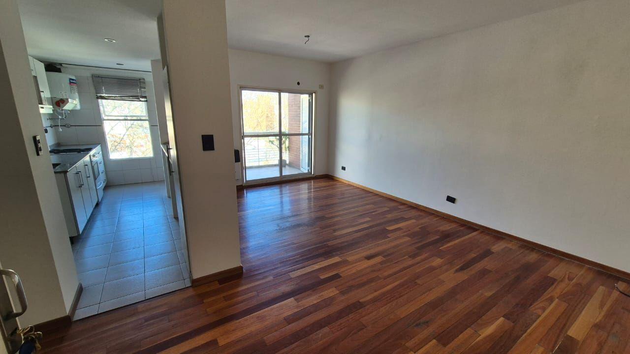 Foto de ALQUILER DEPARTAMENTO DOS AMBIENTES CON BALCON AL FRENTE VILLA DEVOTO, imagen 3
