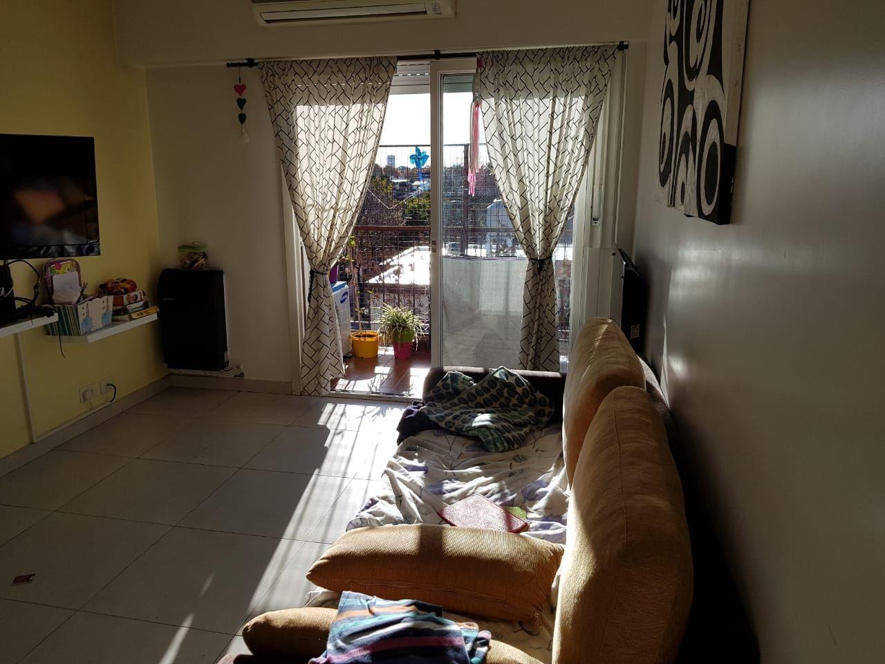 Foto de ALQUILER DEPARTAMENTO DE 2 AMBIENTES CON BALCON AL FRENTE EN VILLA, imagen 2