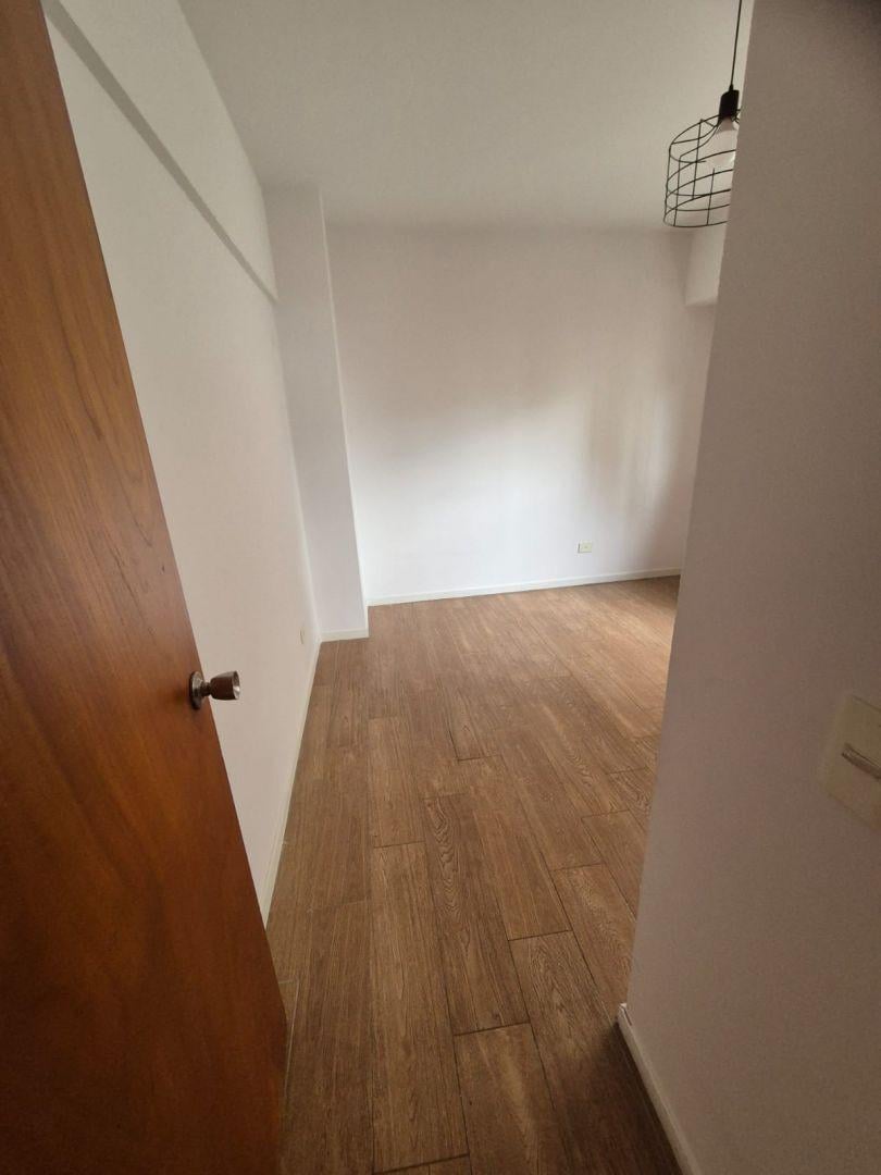 Foto de ALQUILER DEPARTAMENTO DE 4 AMBIENTES COCHERA FIJA Y CUBIERTA. BALCON, imagen 5