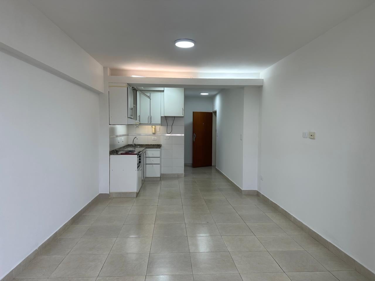 Foto de ALQUILER MONOAMBIENTE AL CONTRAFRENTE CON BALCON EN FLORES, imagen 3