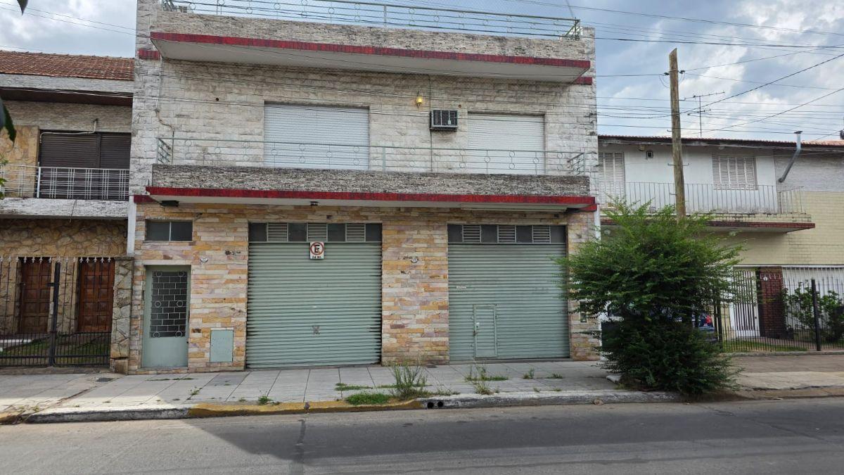 Venta, casa 3 ambientes Ramos Mejia