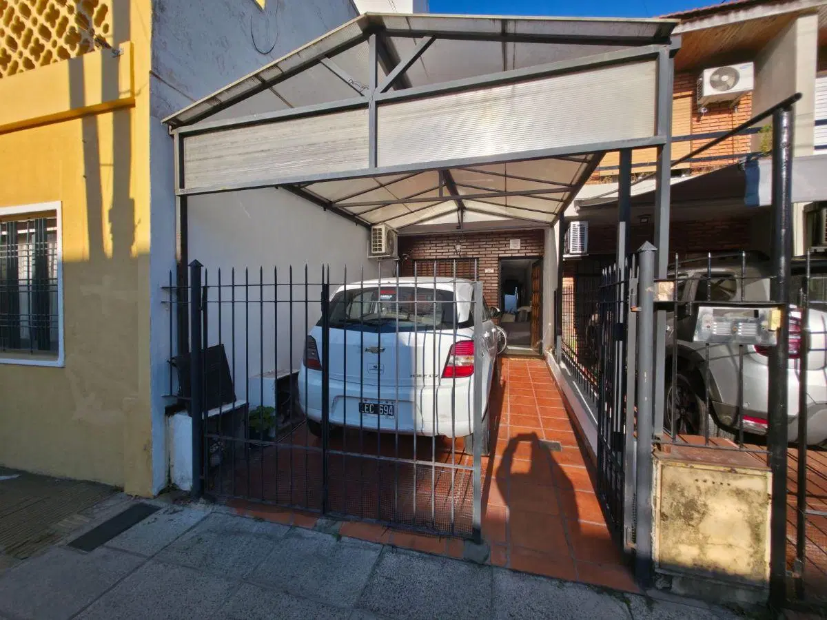Venta duplex 3 ambientes con cochera, Ramos Mejia 1