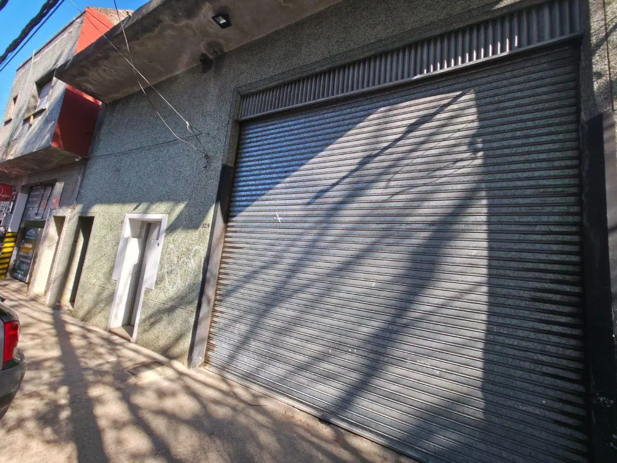 Galpon de 214 m² en alquiler en Ramos Mejia 2