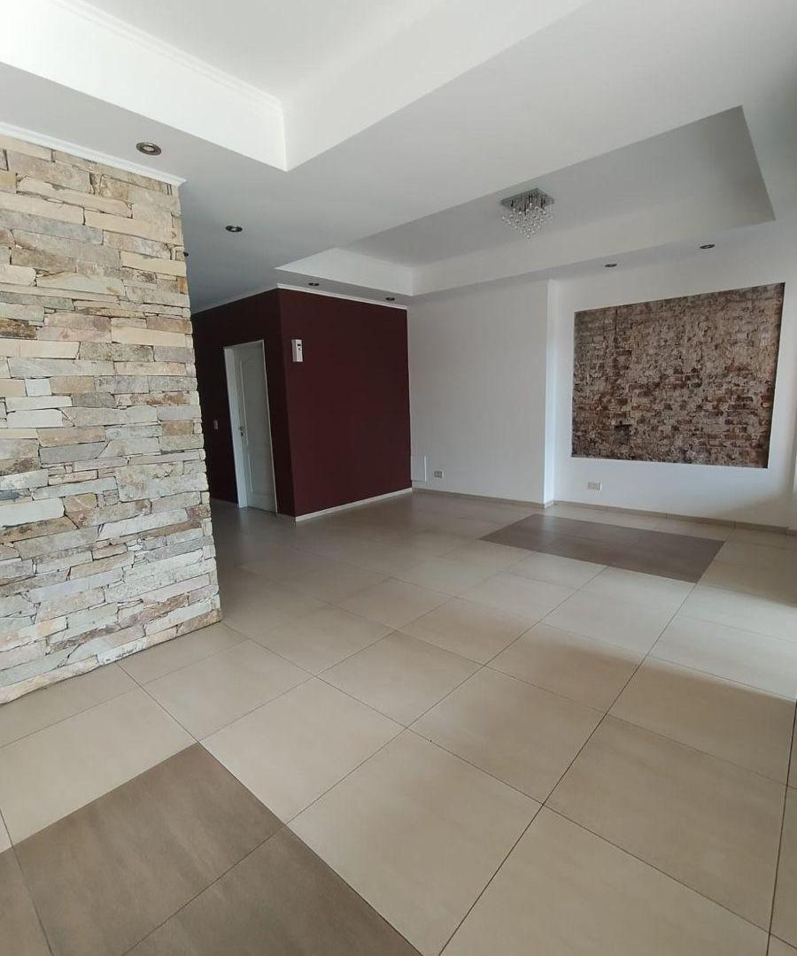Foto de Departamento de 50 m² con 1 dormitorio en alquiler en Haedo, imagen 2
