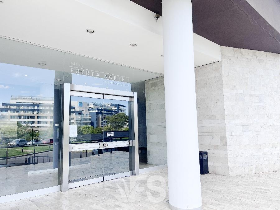 Oficina AAA de 49 m2 con Cochera Fija Ideal Consultorio/ Oficina en Centro Comercial de NORDELTA