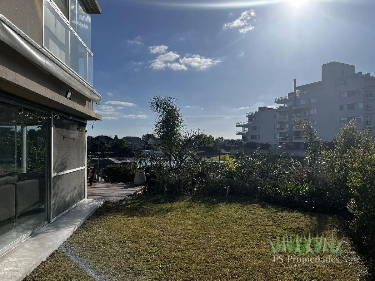 Departamento en Venta, Bahia Nordelta, 2 dorm con jardín 3