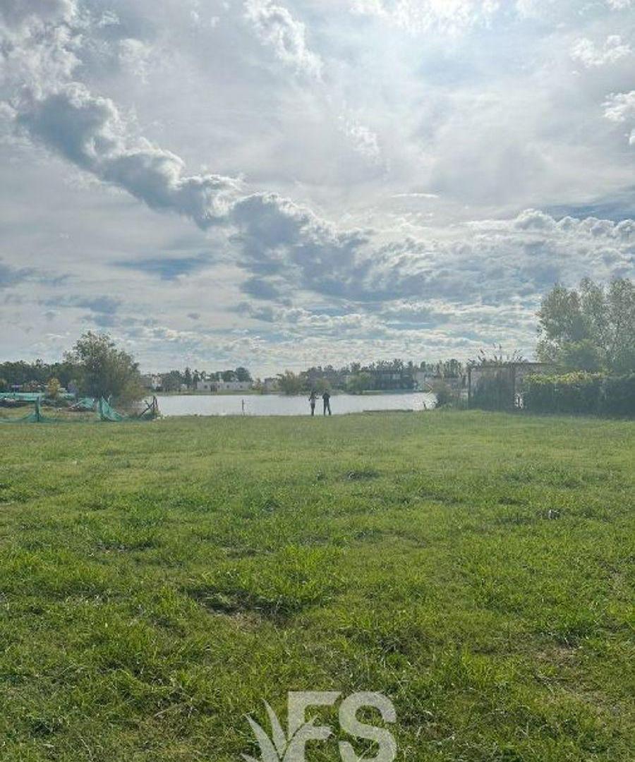 Foto de Lote a la Laguna, Barrio Santa Isabel Excelente Costa al Agua, imagen 1