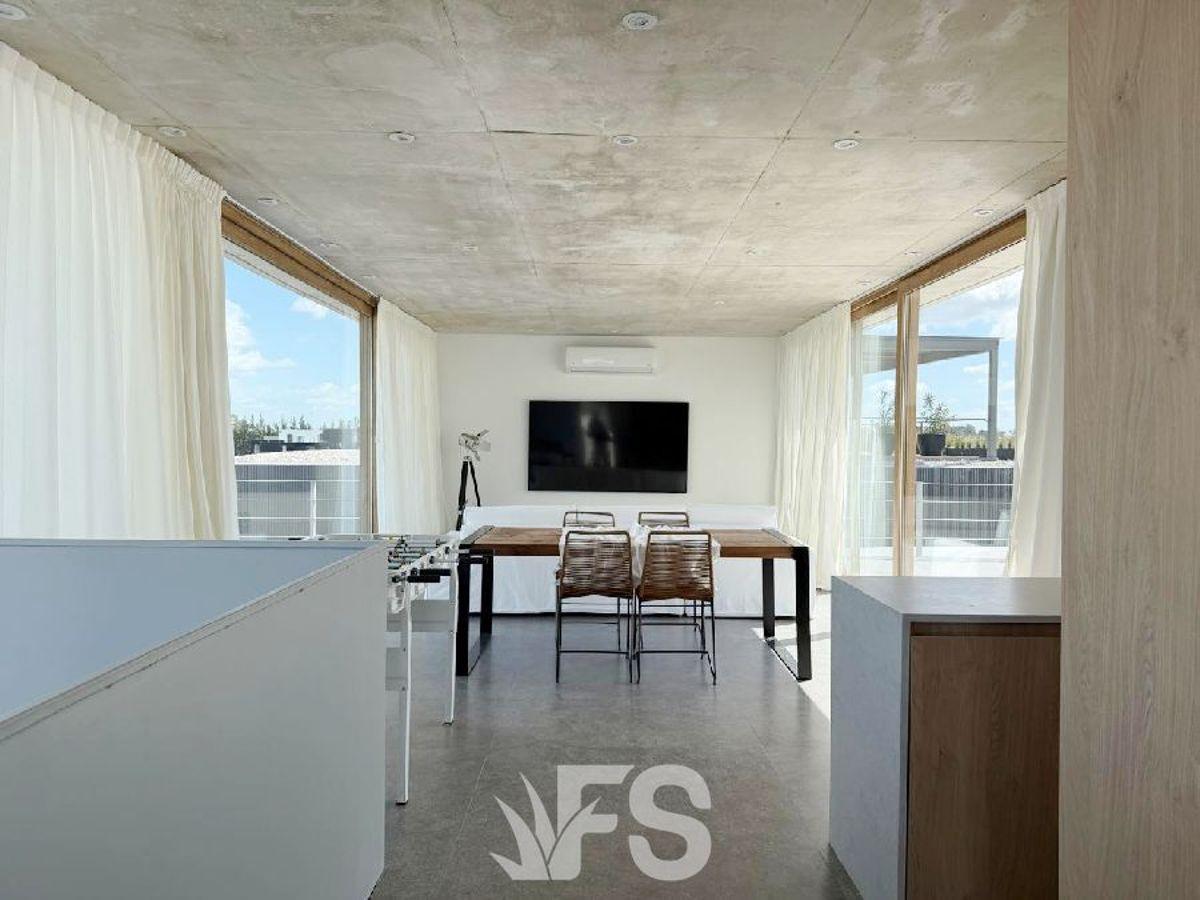 Foto de Exclusiva Casa al Río en Alquiler con Amarra | 5 Suites | Barrio Yacht, imagen 2