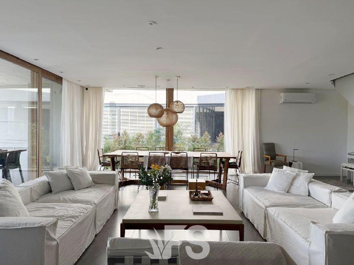 Foto de Exclusiva Casa al Río en Alquiler con Amarra | 5 Suites | Barrio Yacht, imagen 3