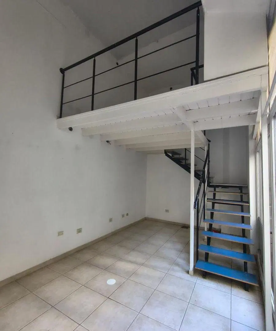 ALQUILER LOCAL COMERCIAL EN GALERIA 8