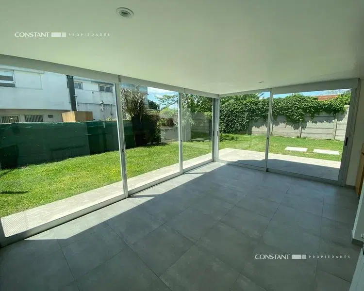 Duplex en venta 2 dormitorios con cochera en City Bell 4