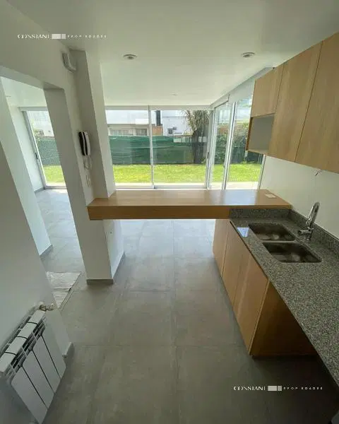 Duplex en venta 2 dormitorios con cochera en City Bell 2