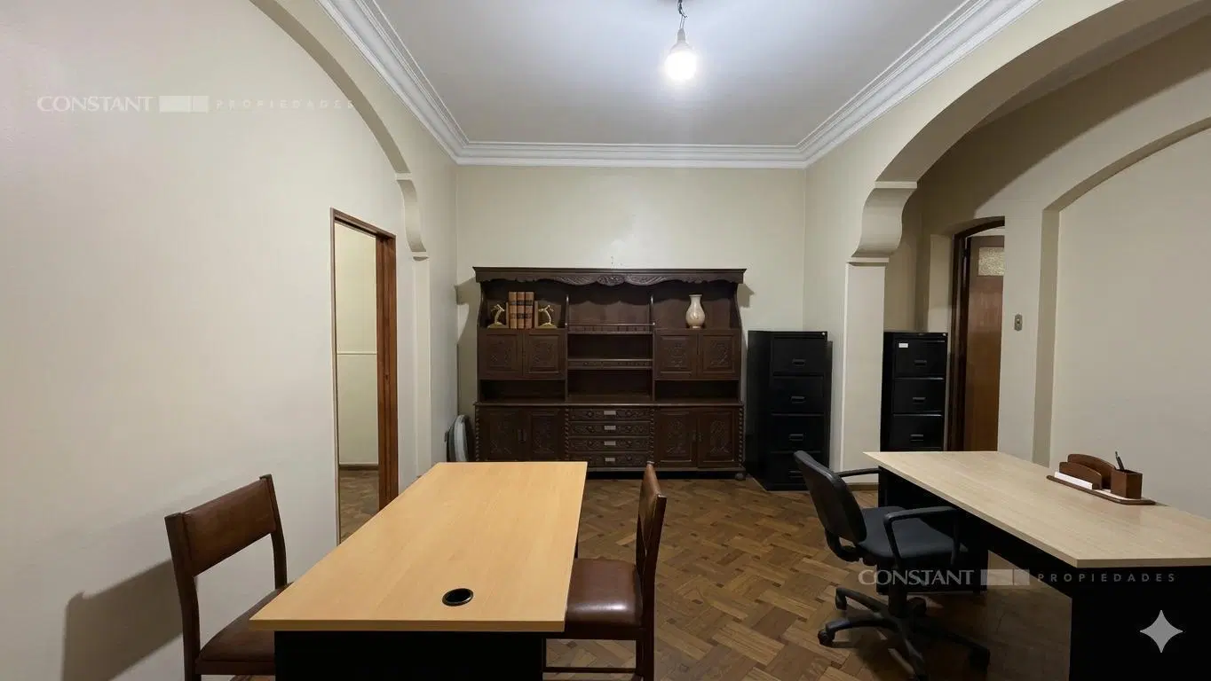 Casa de 4 dormitorios en venta en La Plata 1